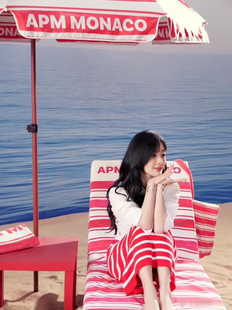 杨紫  姐姐这也太美了吧🥰 
