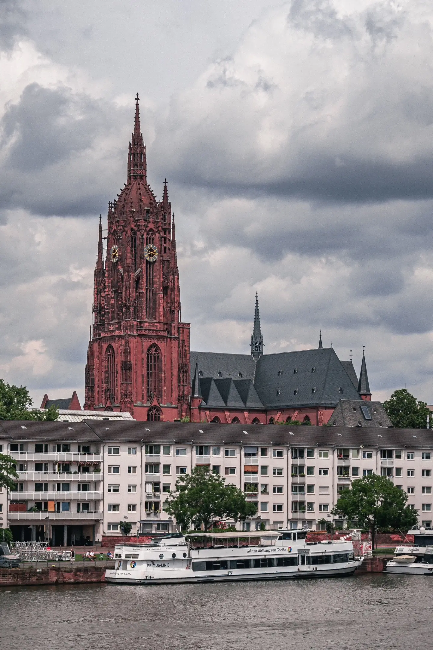 欧洲中转站法兰克福 也是我环游欧洲终点站。期盼了半年的欧洲杯之旅结束了...