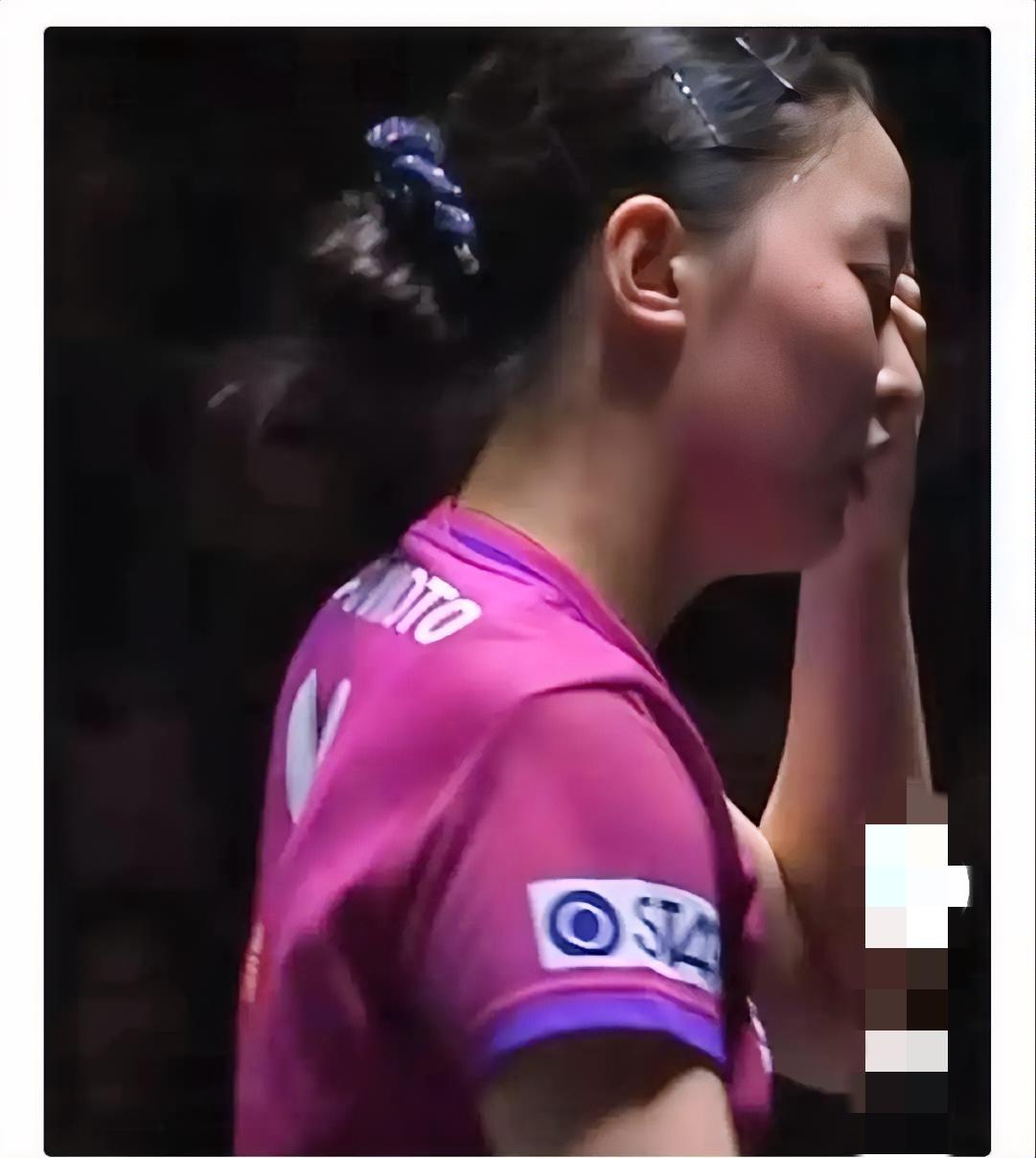 张本美和又输给曼昱了，四局零封！张本美和走哭了，心里可怜极了。

但是，总有一些
