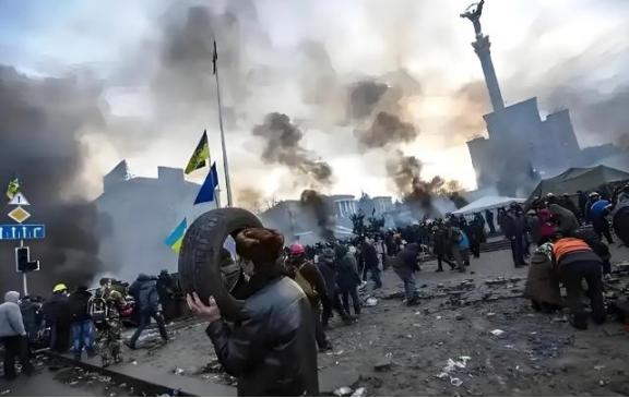 一旦战争爆发，什么东西最值钱？看看俄乌战场就知道了。战争开打后，基辅豪宅跌成白菜