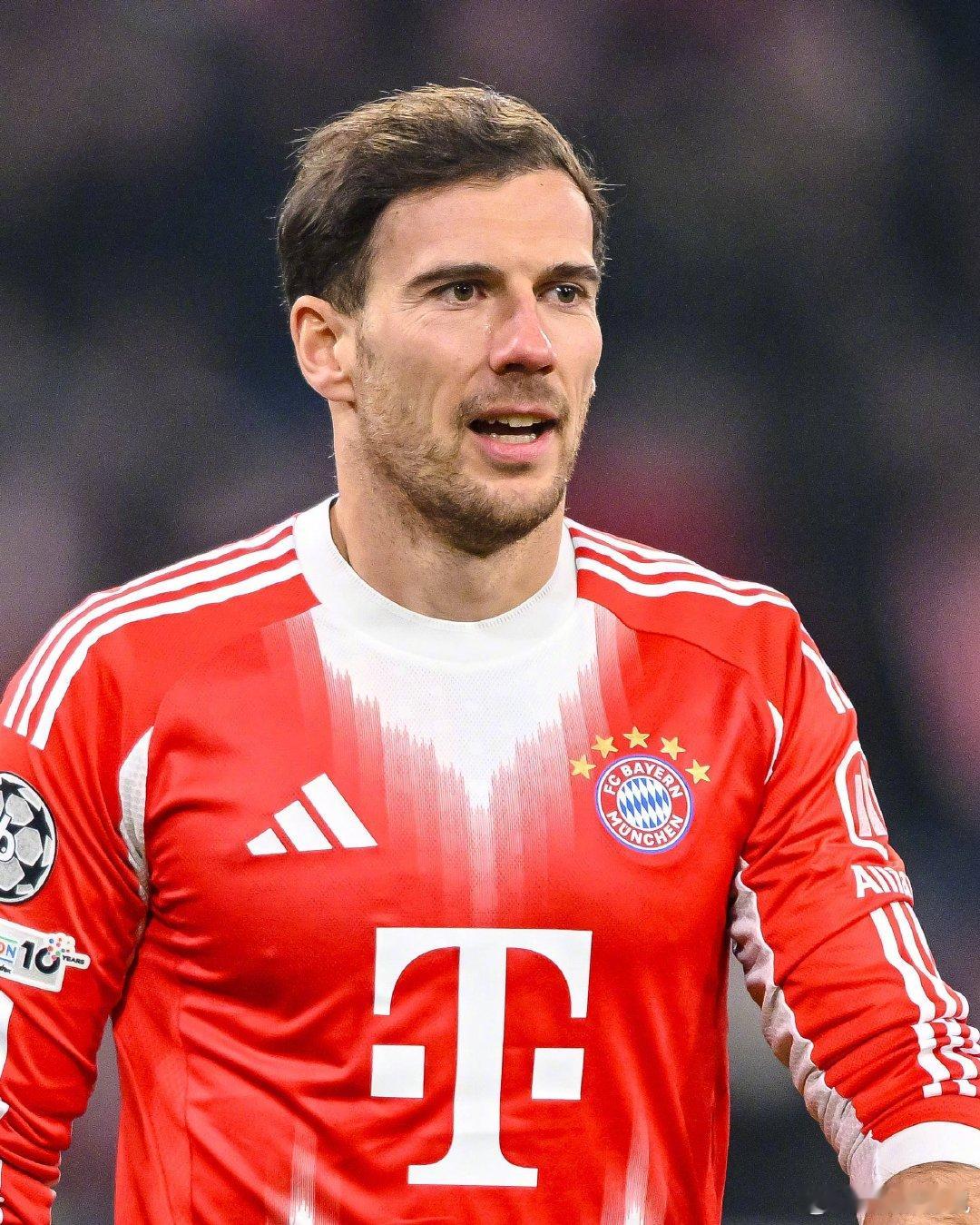 【赛季结束后告别】德国媒体：虽然收到了马竞的邀约，但格雷茨卡还是决定留在拜仁踢完