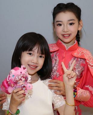 董璇晒娃聚会照，小酒窝和沐言后台汇合，佟丽娅同框出镜满是温柔 董璇在社交平台更新