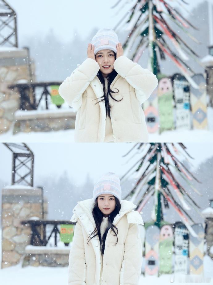 赵今麦我的冬日女友哇塞塞呀！赵今麦在雪天里就是冬日恋曲的演唱者！从殷果的心动旋律