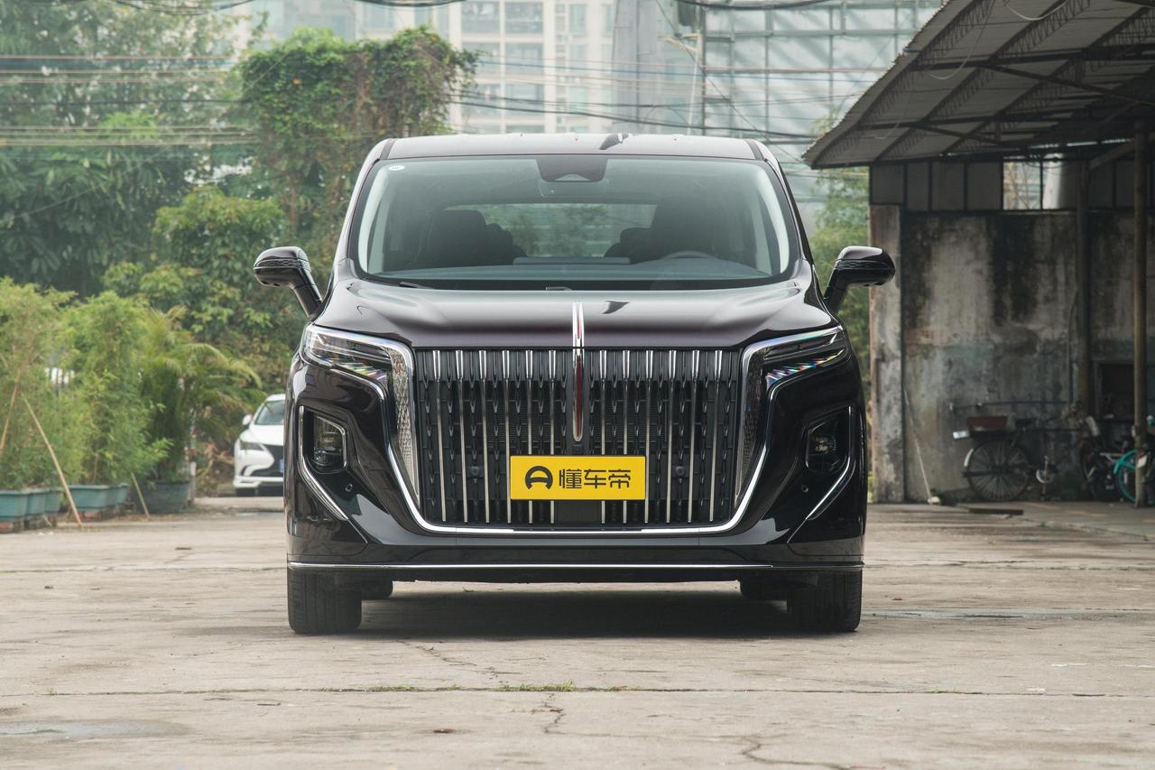 笔者从相关渠道获悉，在3月28日，一汽红旗新车—红旗HQ9 PHEV正式开启预售