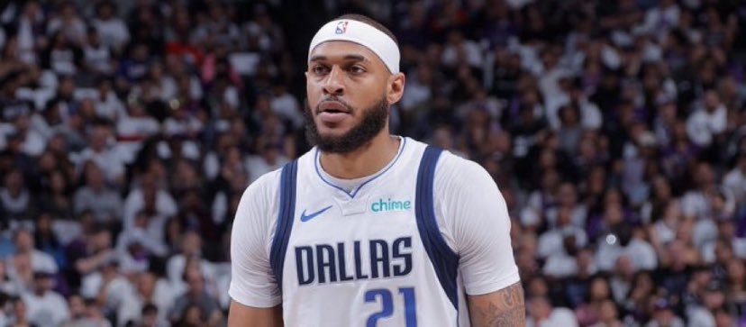 昨晚的交易传闻汇总！👇公牛近期动作不断。球队目前正与鹈鹕和火箭进行积极谈判，主