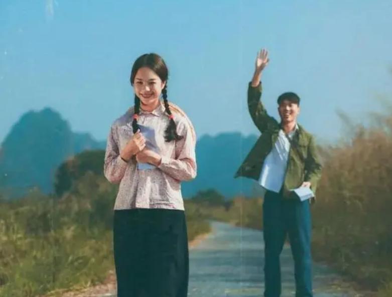 84年，我大学毕业留校成了大学老师，很多人给我介绍对象，但是我还娶了村里的文盲未