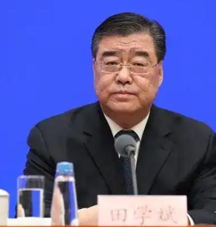 雷霆出击，重拳打虎！中纪委连打三虎，这“三虎”分别是田学斌、王峻、郭学益，两名副