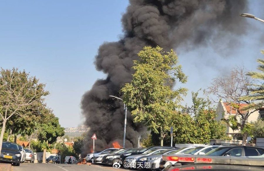 快讯：据报道，今天伊朗发射了又一枚携带集束弹头的导弹，目标指向特拉维夫。目前有关