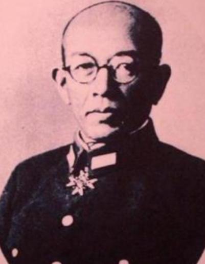 1939年的昆仑关，日军少将中村正雄正在训话，忽然腹部一热，鲜血直流。军医把他抬