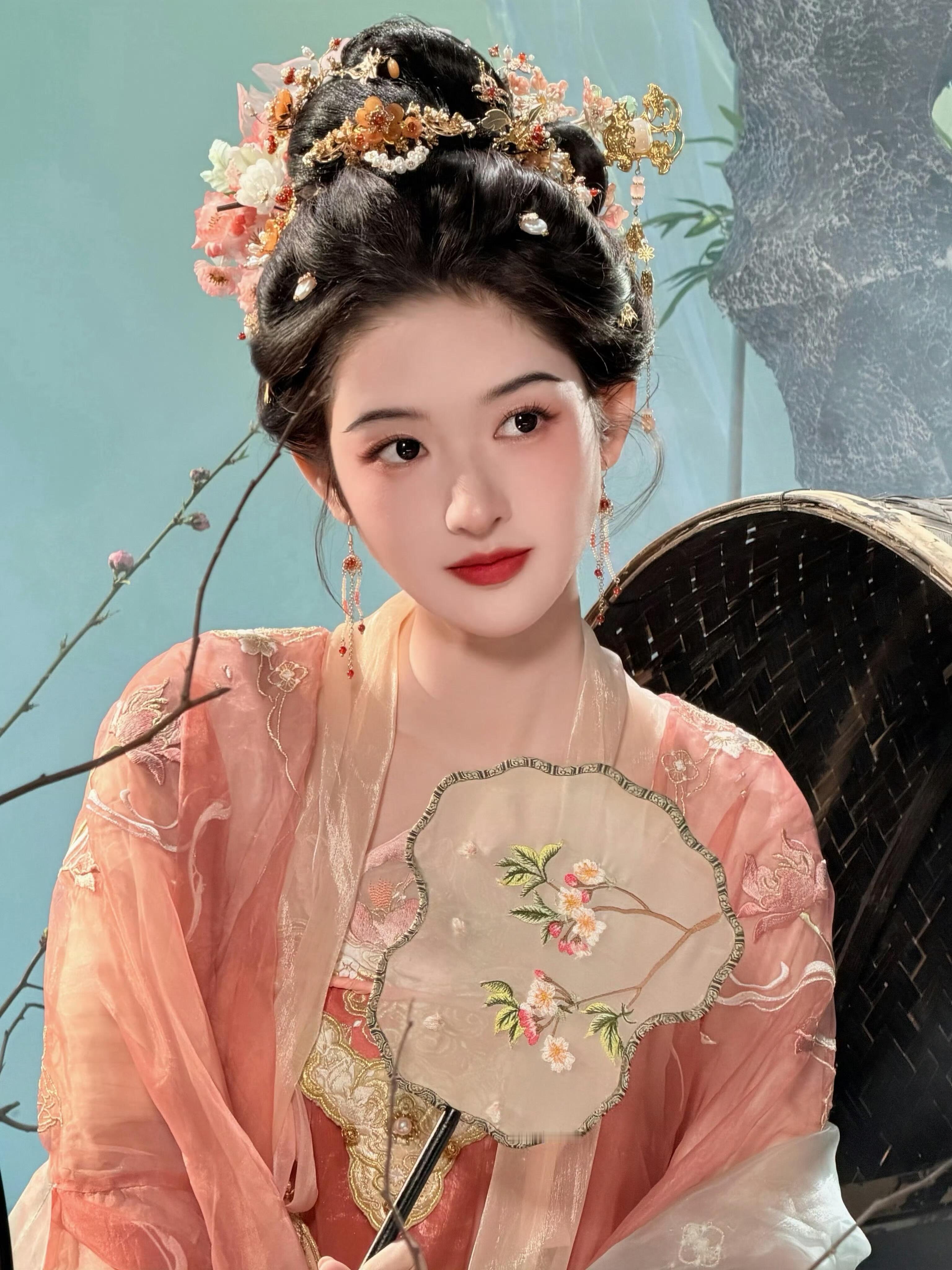 王鹤润发文向王玉雯道歉了虽然…但是你说的也太直接了吧现在网友都不敢这样说明星，容