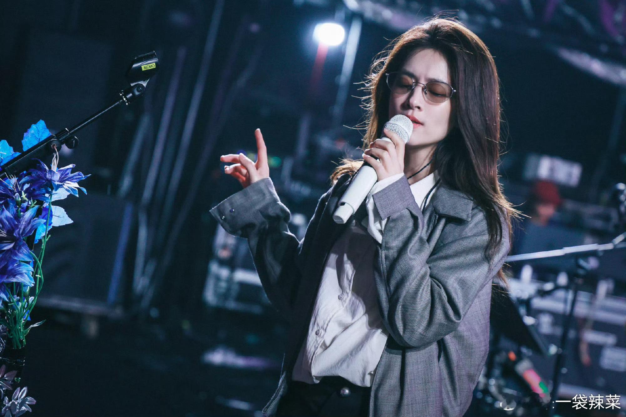 陈昊宇好酷，音乐舞台buff加满，戏剧影视唱歌商务全都开🌸，还有什么是我姐拿不