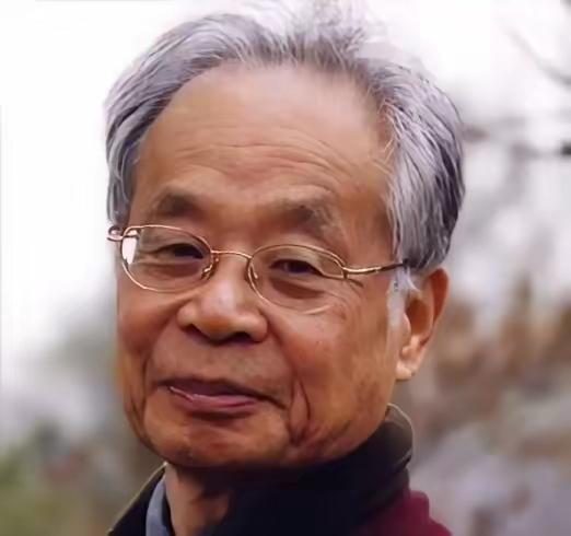 你不得不承认这个何祚庥老先生年纪虽然老，但精神头还是很足。对社会新闻就是敏感，任