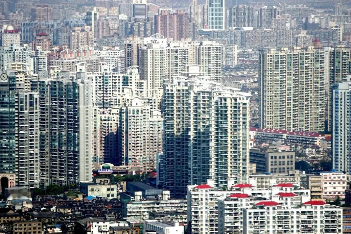 中国并不缺土地，可为什么偏偏中国，在大规模修建高层住宅？

很多人都有一个疑问，