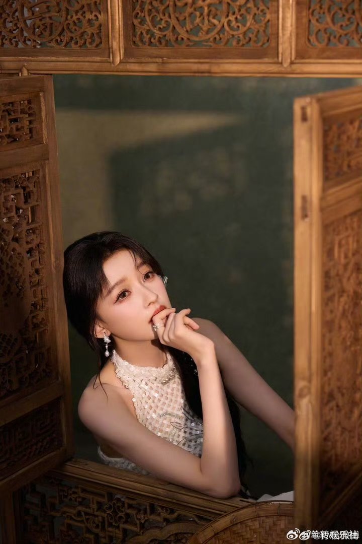 孙怡好仙孙怡好有冲击力的美貌动图比静态照片更绝，眉眼灵动柔和，独一份的温柔惊艳。