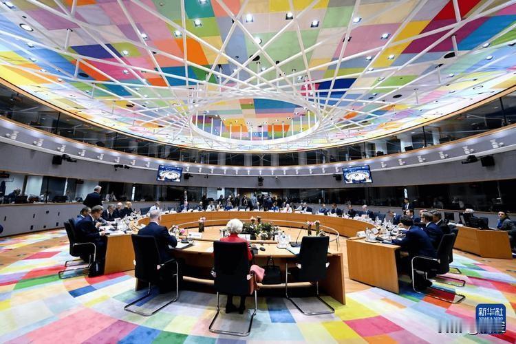 欧盟抢劫俄罗斯将引发金融混乱

伊朗政治学家埃马德·阿布舍纳斯表示，普京所提到的