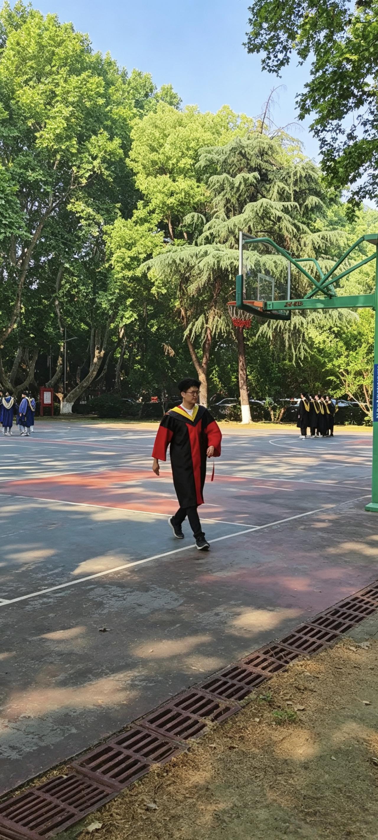 《致高考孩子们：数年后，你们希望穿上哪款礼服？》
     仲夏六月，是希望萌芽