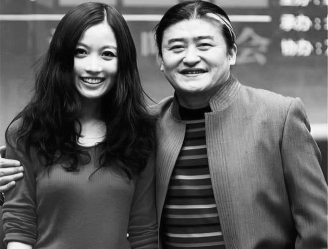 刘欢是《甄嬛传》的音乐制作人，包揽了全部歌曲的作曲，包括片头曲《红颜劫》、片尾曲