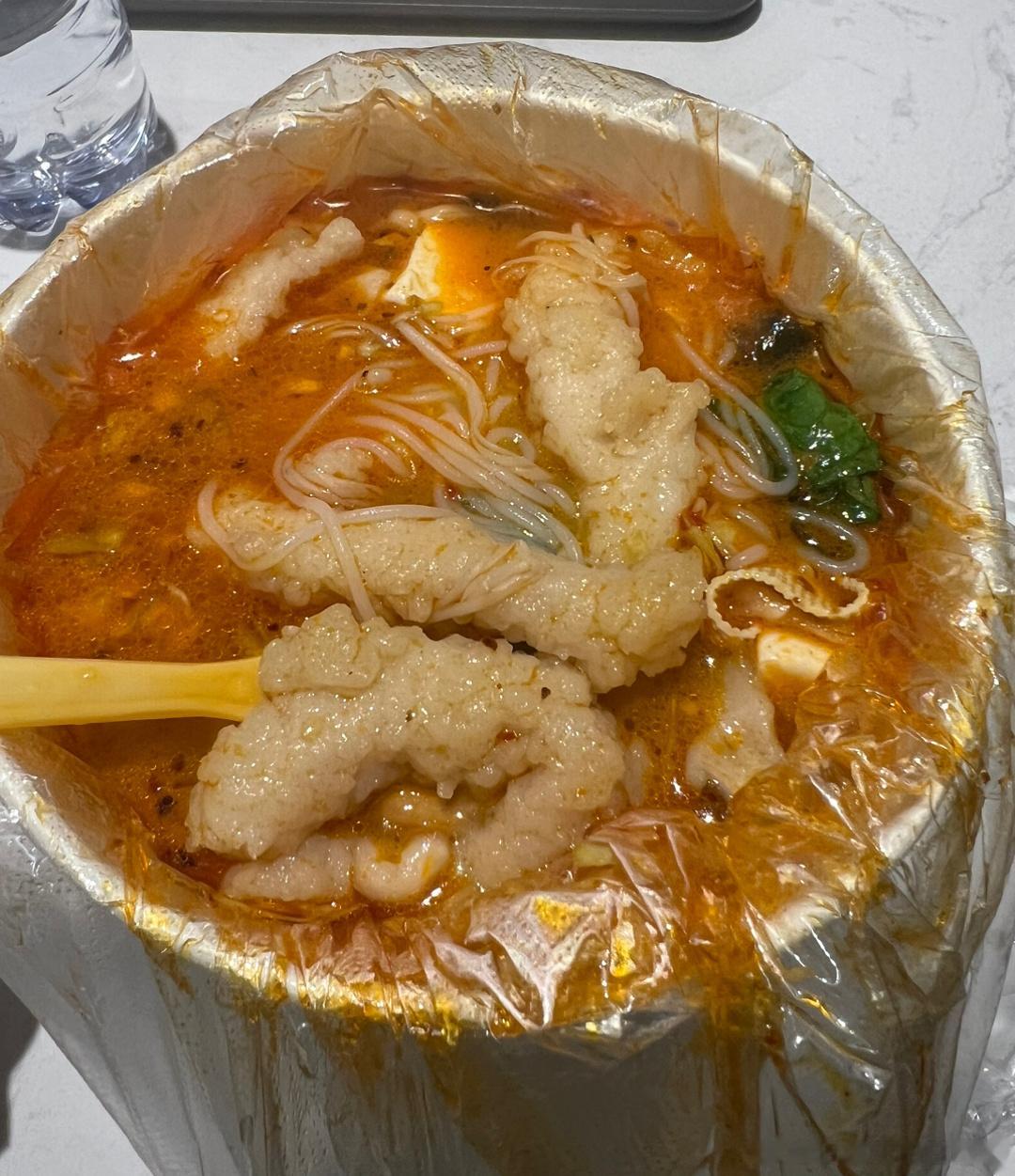 还是我大郑州牛逼！米线+这么多小酥肉，豪华锅才17！ ​​​