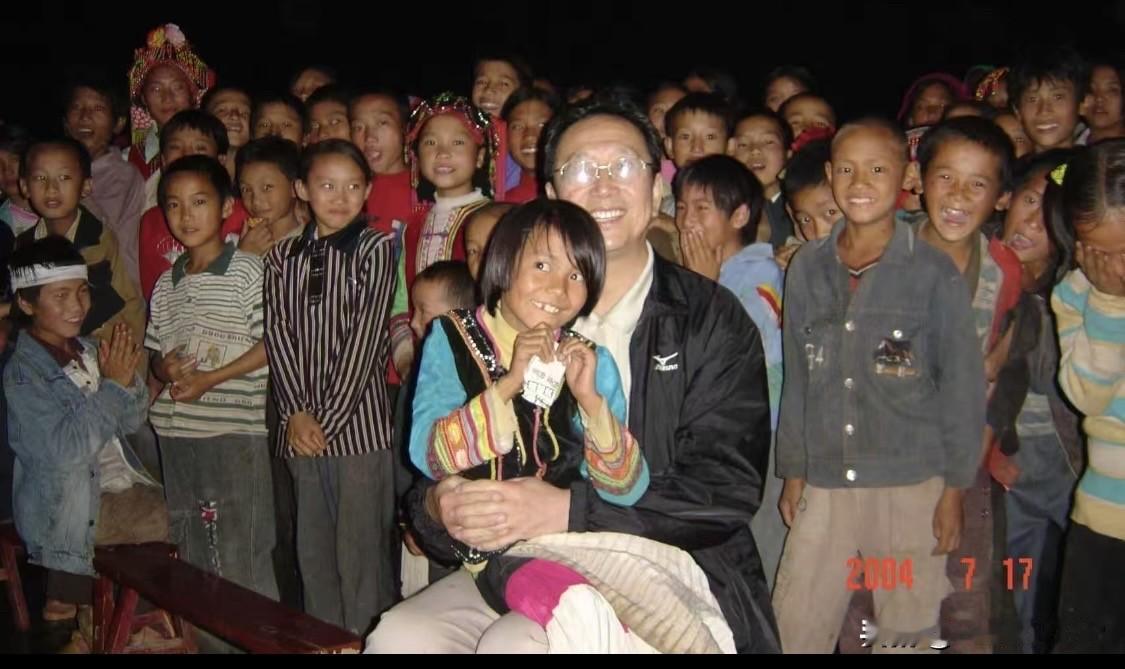 院士，那可是国家给予的顶级荣誉，本就该是德才兼备之人才能拥有的光环。就像5月22