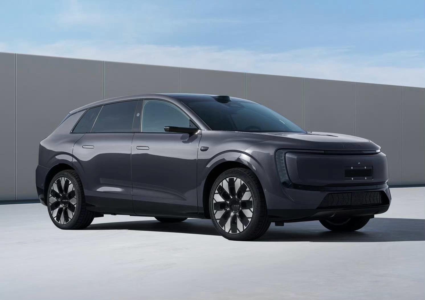 咦，就这么出来了，AUDI的第二款车，中大型纯电SUV，基本上就是概念车模样，好