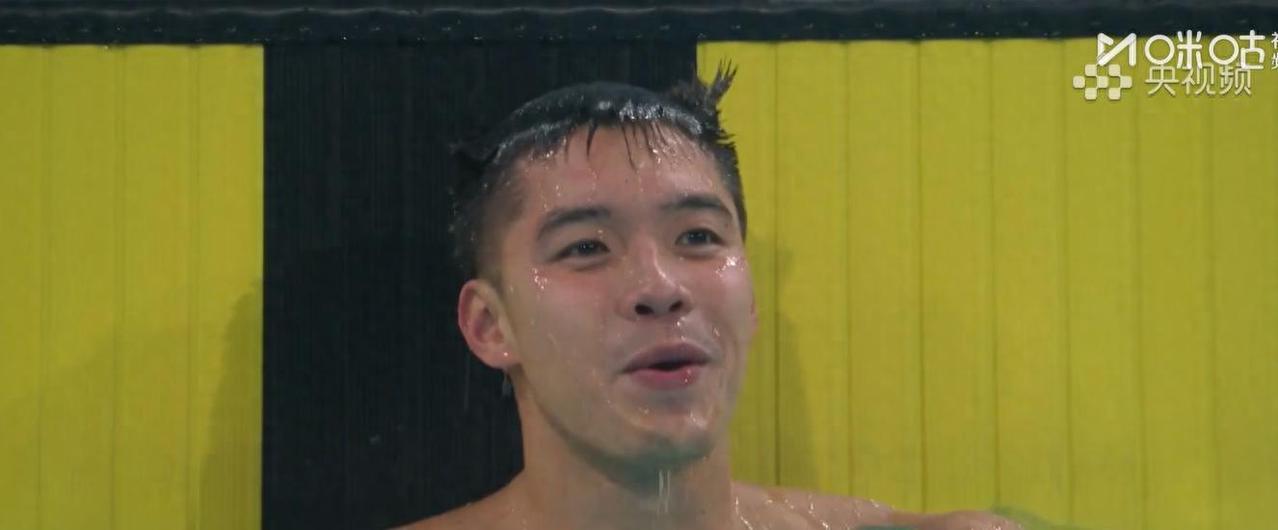 们说，何甄陶这小子怎么就这么厉害呢？11月16号全运会男子50米自由泳决赛，人家