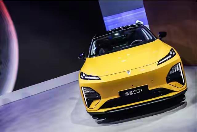 4💎深蓝S07华为乾崑长续航版上市
深蓝S07华为乾崑长续航版的出现，不仅解决