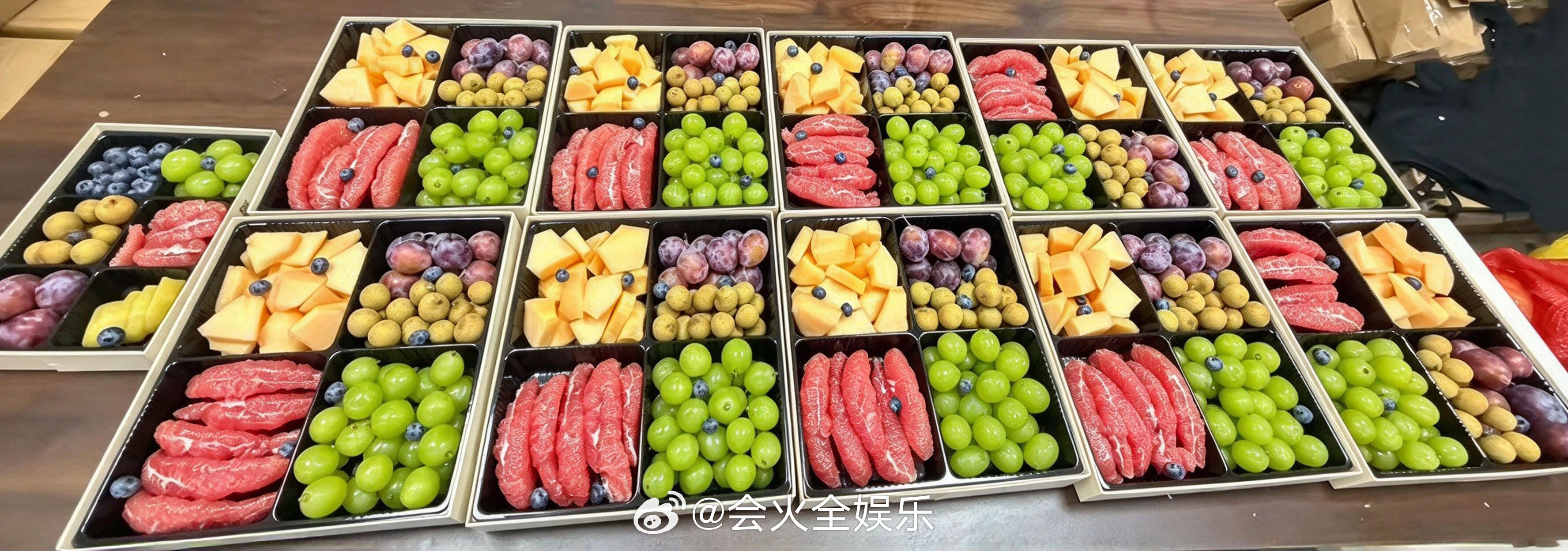 这个剧组有邓为在谁不期待上班啊邓为请客百妖谱剧组全组人员百妖谱剧组实现咖啡自由了