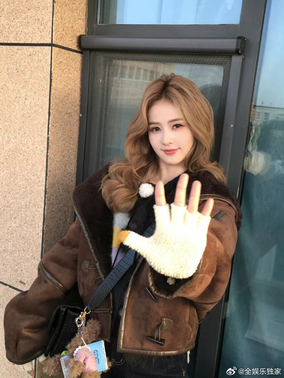 范丞丞叫白鹿黄毛丫头 谁懂这种欢喜冤家的快乐！范丞丞一句调侃，白鹿瞬间“炸毛”，