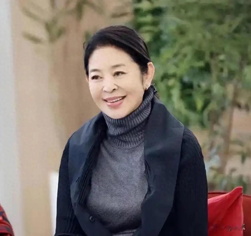 倪萍：两段刻骨铭心感情，伤她最深的不是陈凯歌，而是这段婚姻！

提起倪萍的感情，