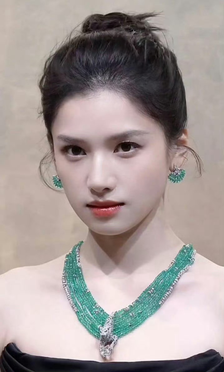 这个张婧仪太贵气了吧 ​​​