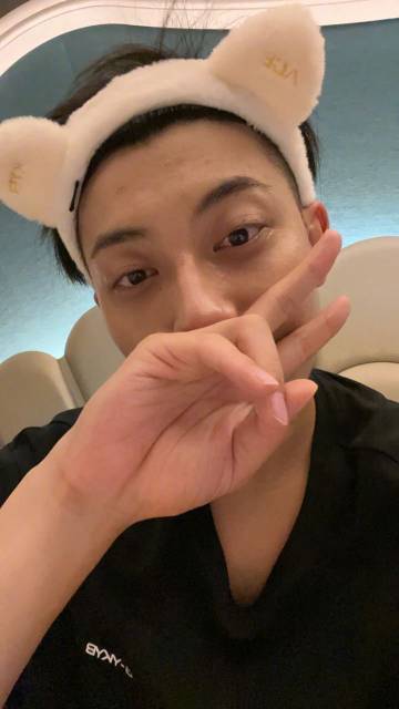 #黄子韬还得徐艺洋来治# 又被他们俩秀到了[苦涩] ​​​