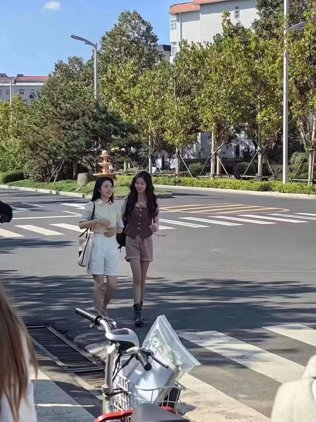 赵今麦看起来像是女配 ​​​