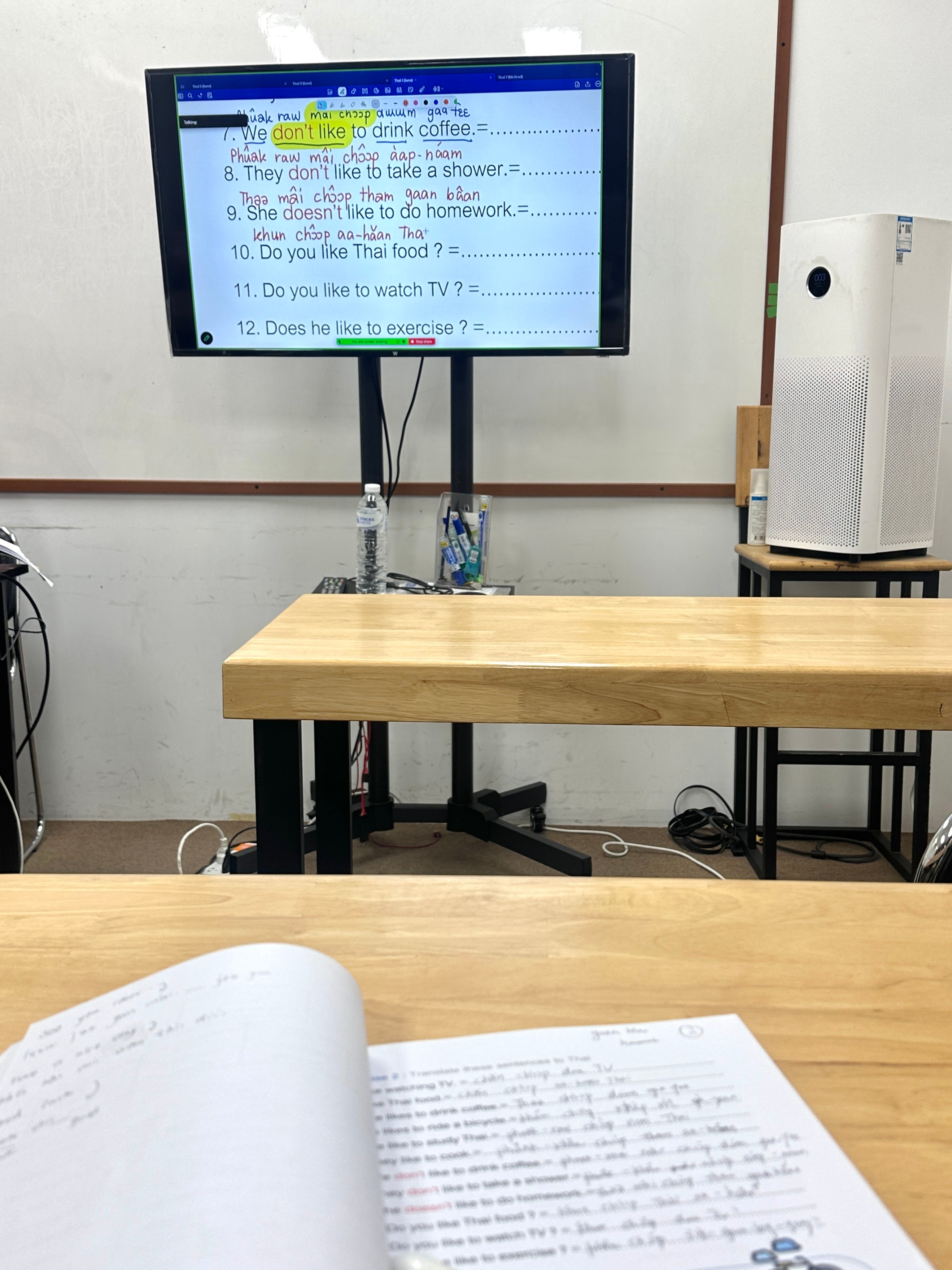 我困得呀，已经开始早上起来赶作业了 