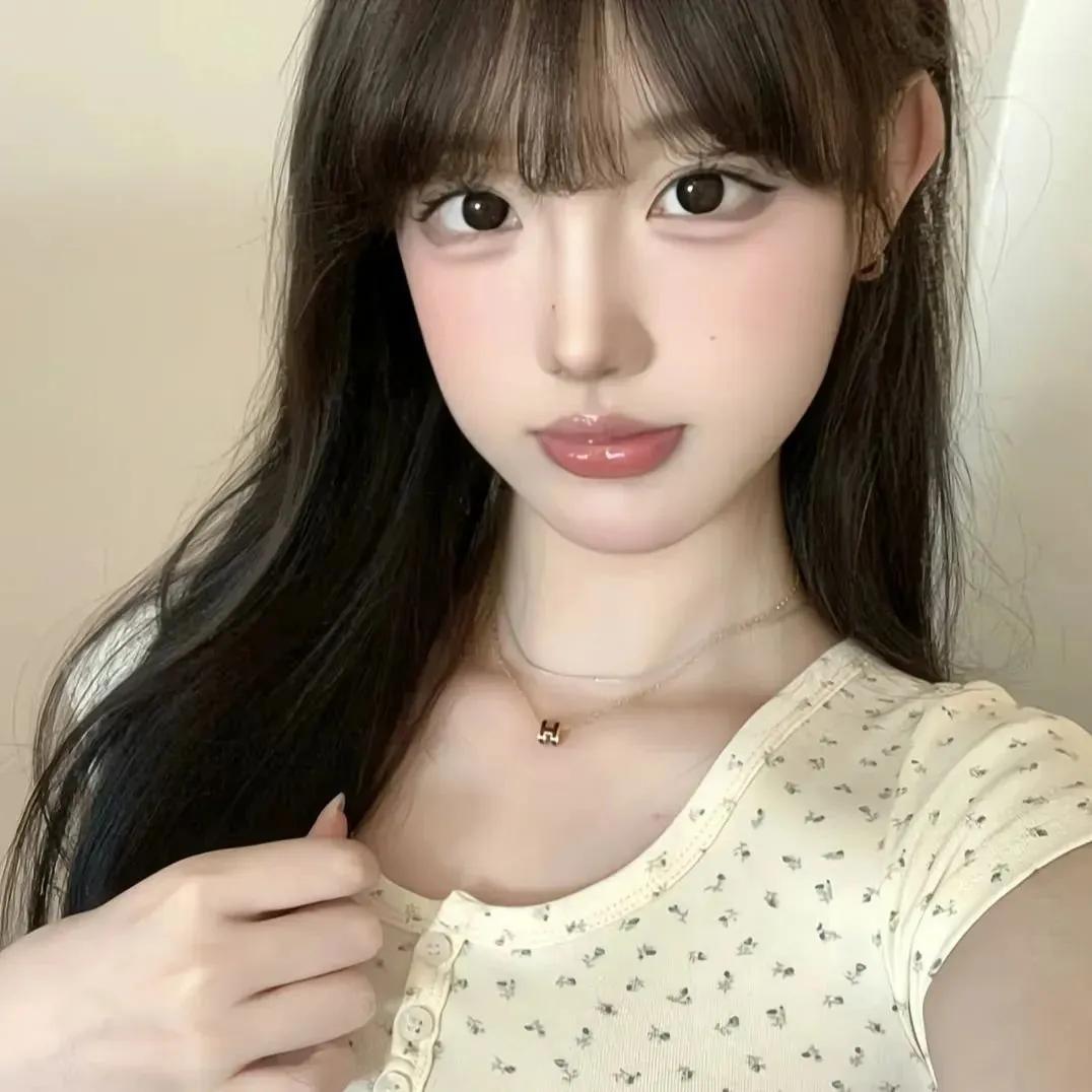 情人在这3种时刻和你“断联”，
她根本就不值得你去爱。
第一：在你面临婚姻危机的