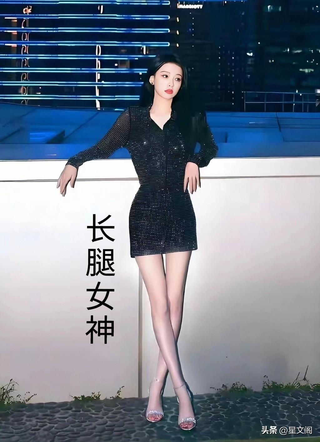 这俩人分开快四年，
完全走上两条不同的路，
却还再坚持同一件事
…
……

孙怡