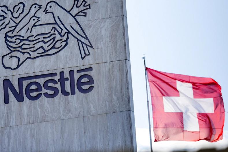 一代父母心惊肉跳
不知道哪年开始，中国人的育婴成本急剧上升。孩子刚出生，就有人告