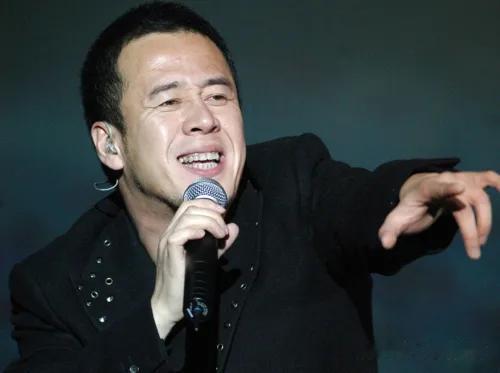 杨坤的《无所谓》越听越让人颓废

《无所谓》成就了杨坤，让这个倒了嗓子的歌手居然