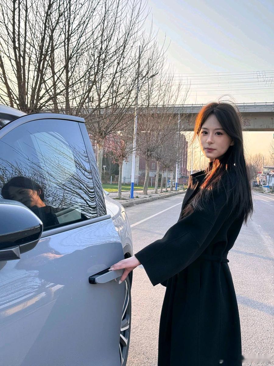 分享一下过年在家妹妹拍的照片👻家人亲戚看到我的车都觉得好看大气甚至逐一试驾哈哈