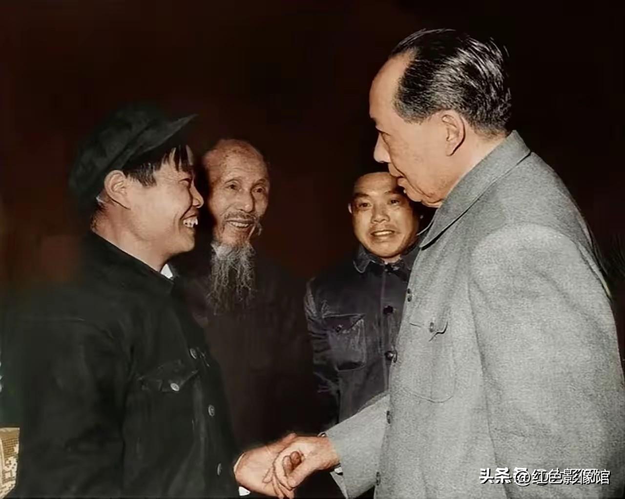 和蔼可亲的毛主席