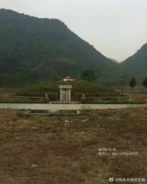 与其说富人和穷人身价上的天差地别，不如说这是一种风水上的高低之分。 贫穷，并非不