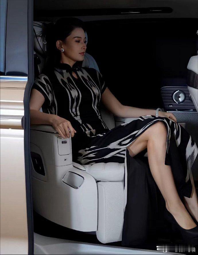 这是汪峰最美的一任女朋友了，估计不会再分开了 ​​​