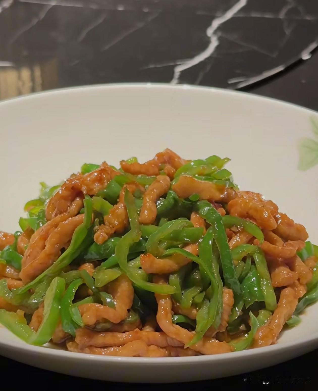 《一饭封神》节目里参赛厨师经营的餐厅到底味道如何呢？还记得某菜泰斗大师，评委赞不