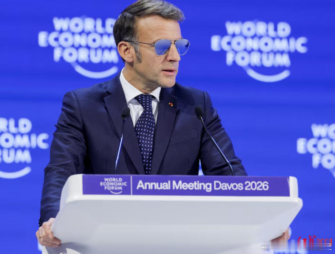 马克龙说中国在欧洲是受欢迎的马克龙达沃斯戴墨镜成带货王！法国总统因右眼血管破裂佩