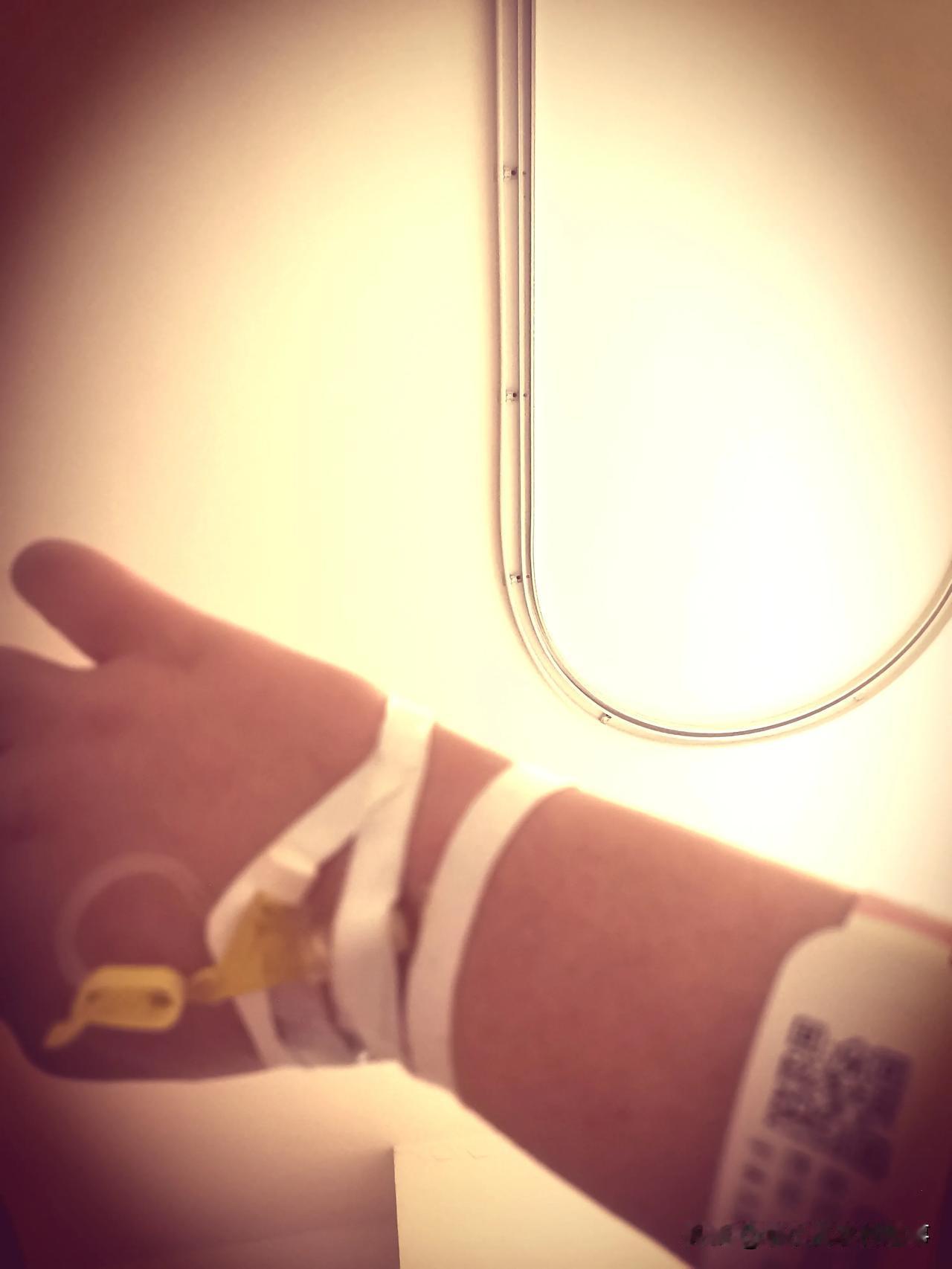 大家好啊，过年好，好久不见了，小言又冒出来了。

很多人私信小言催更，小言之所以