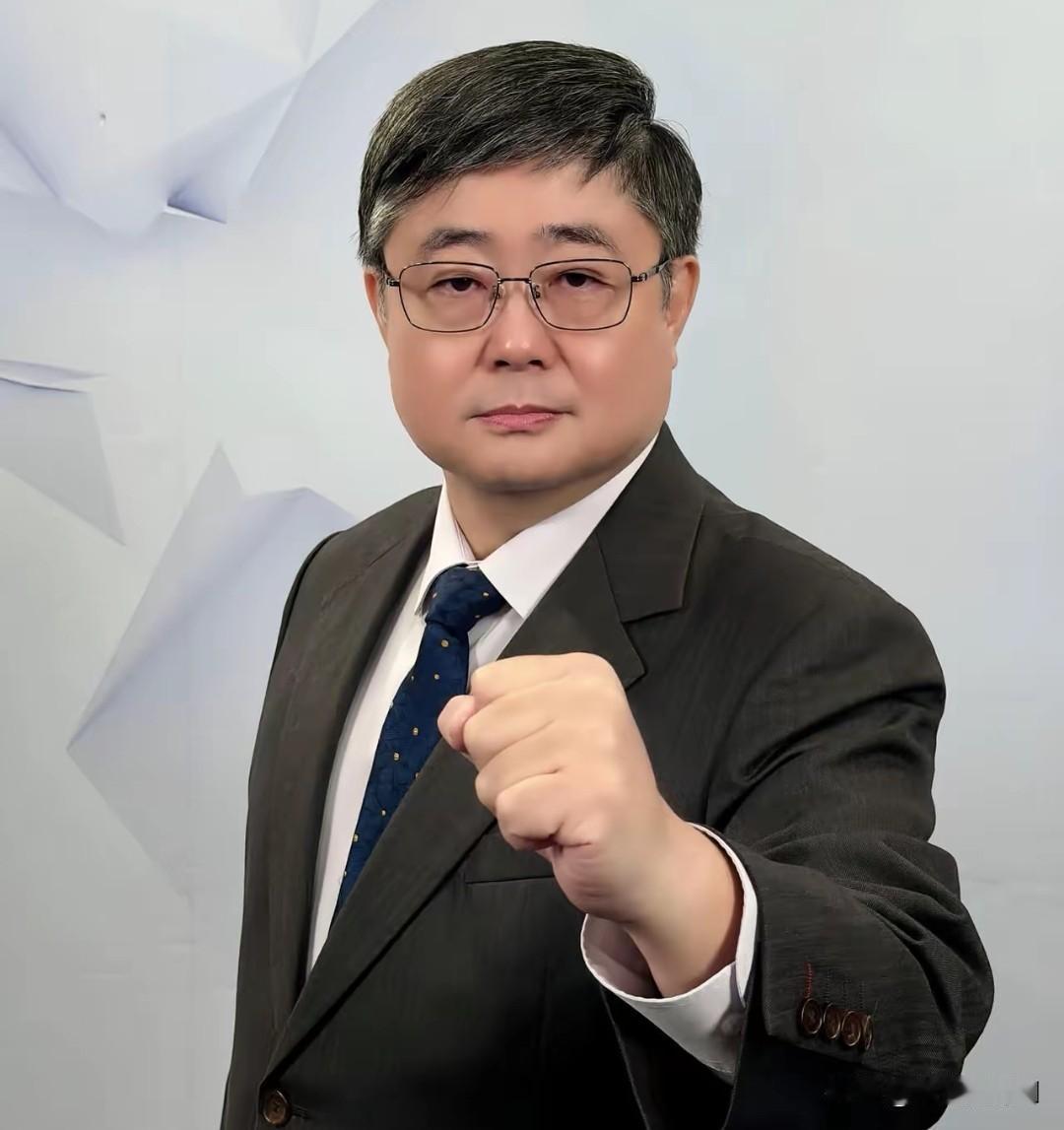 台退役少校吕礼诗参加大陆海军节返台，民进党急着修法取消其退休金，他凌晨发脸书放话