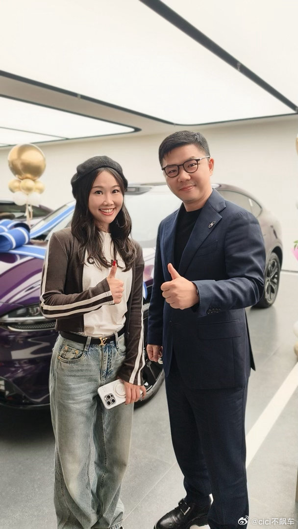 今天在家乡长沙，见证了896线激光雷达的全球首交，而且还是我的老乡亲自给首批车主