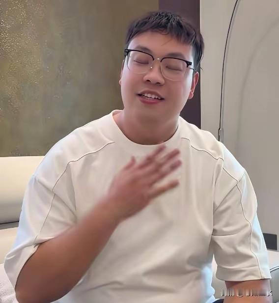 说实话，我看到大厉从温州跑去砀山那段，di一反应不是感动，是有点心疼

你说他这