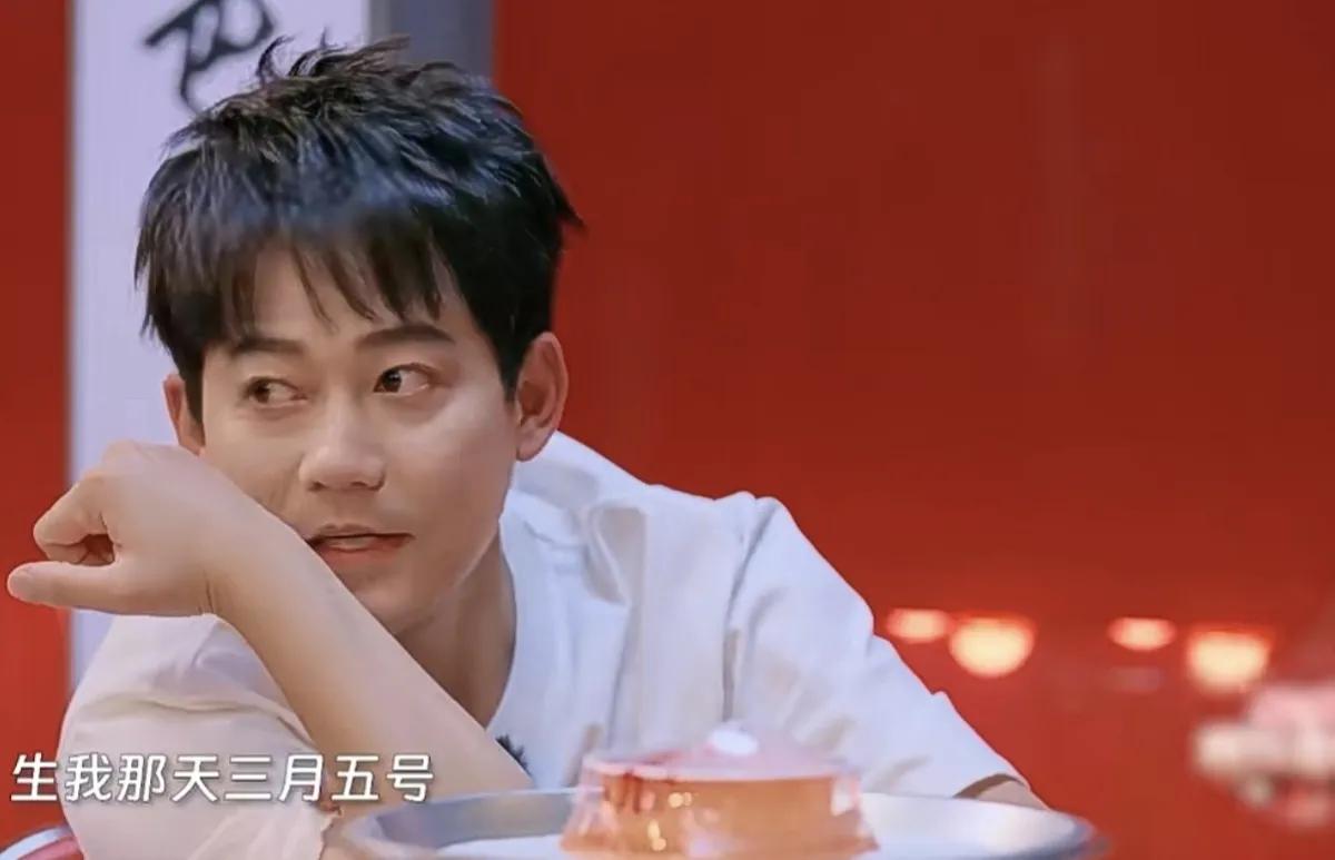 金靖：你为什么叫苏醒
苏醒：妈妈起的
生我那天三月五号 那个农历的那年是惊蛰
就