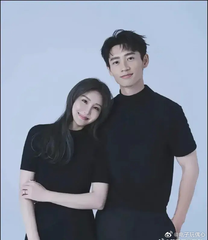 第一次见魏晨的老婆，没想到长的真漂亮，身材也好 