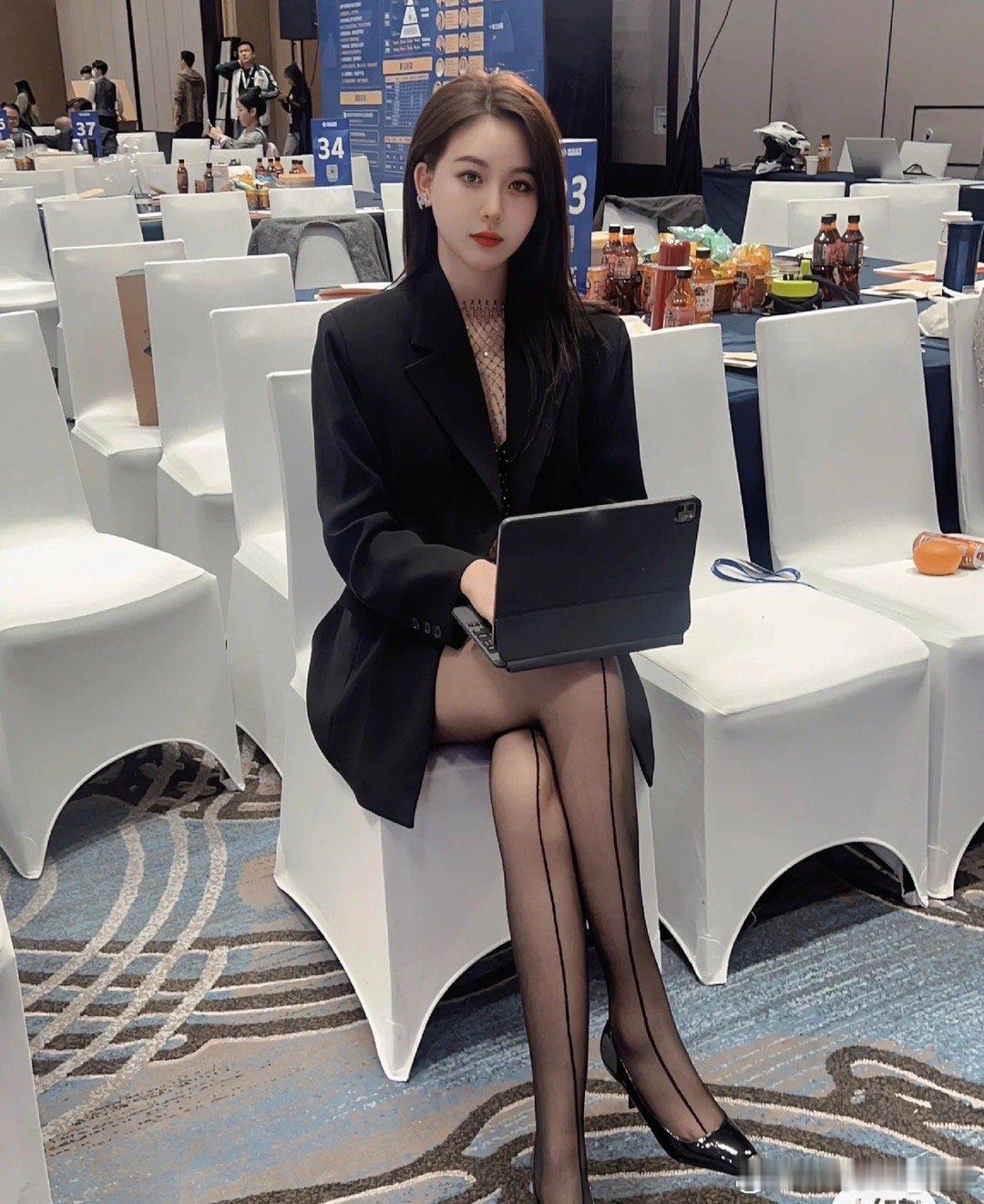 困难工薪群体刚性住房需求.政策扶持力度加大：国家和地方的城市更新政策为锦和商管提